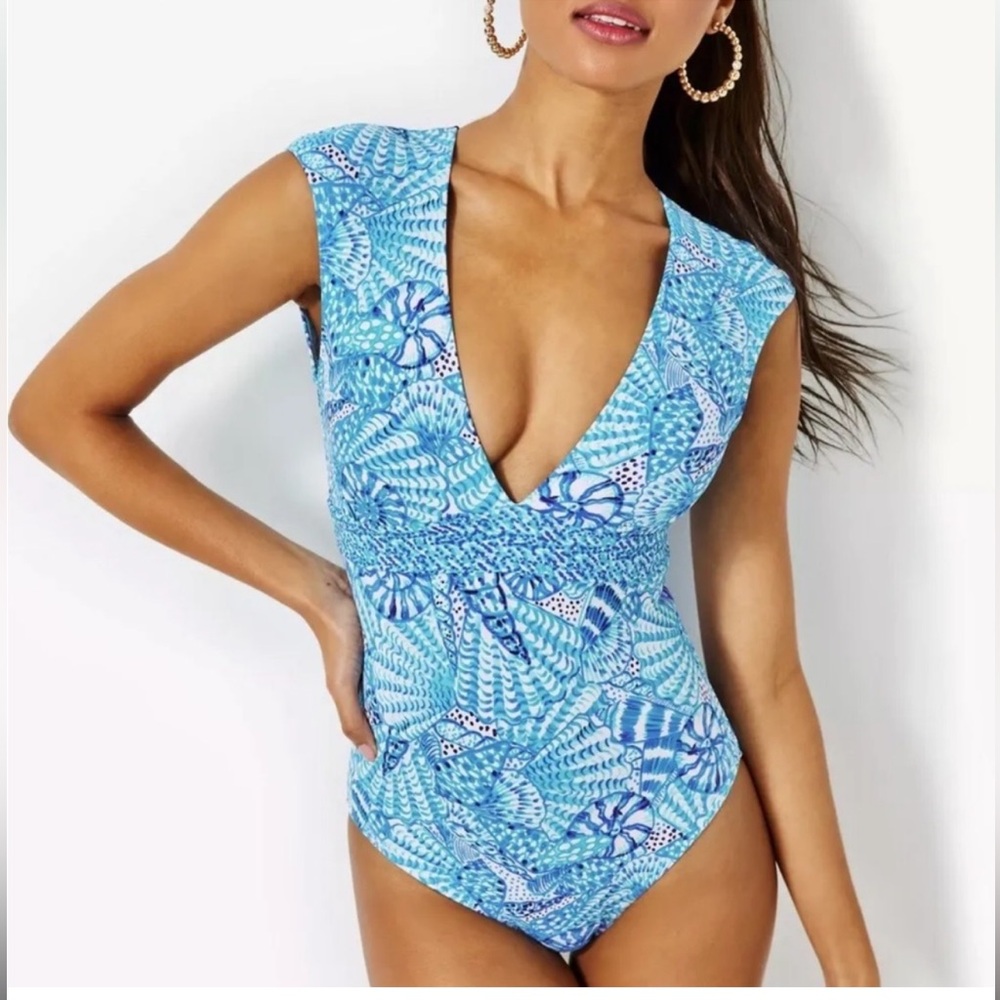 Lilly Pulitzer Imogen AMALFI Blue By The Seashore Swimsuit. Size 8.
